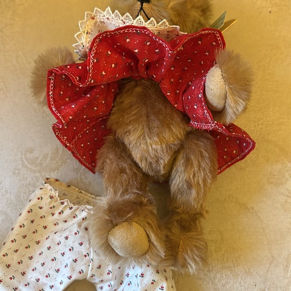 Bears by Reanee handcrafted Essie mohair teddy bear, created on April 14, 1988 - Picture 15 of 15